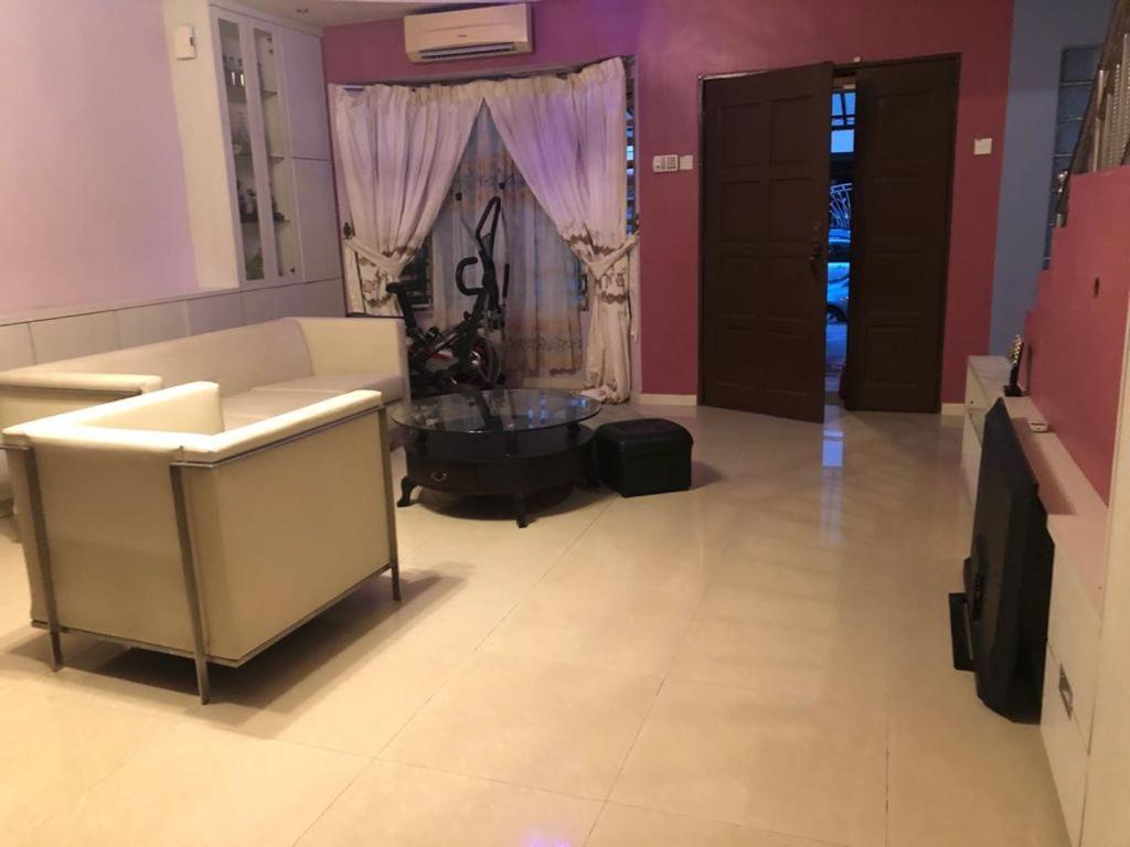 Bukit Indah Homestay Bentong Esterno foto